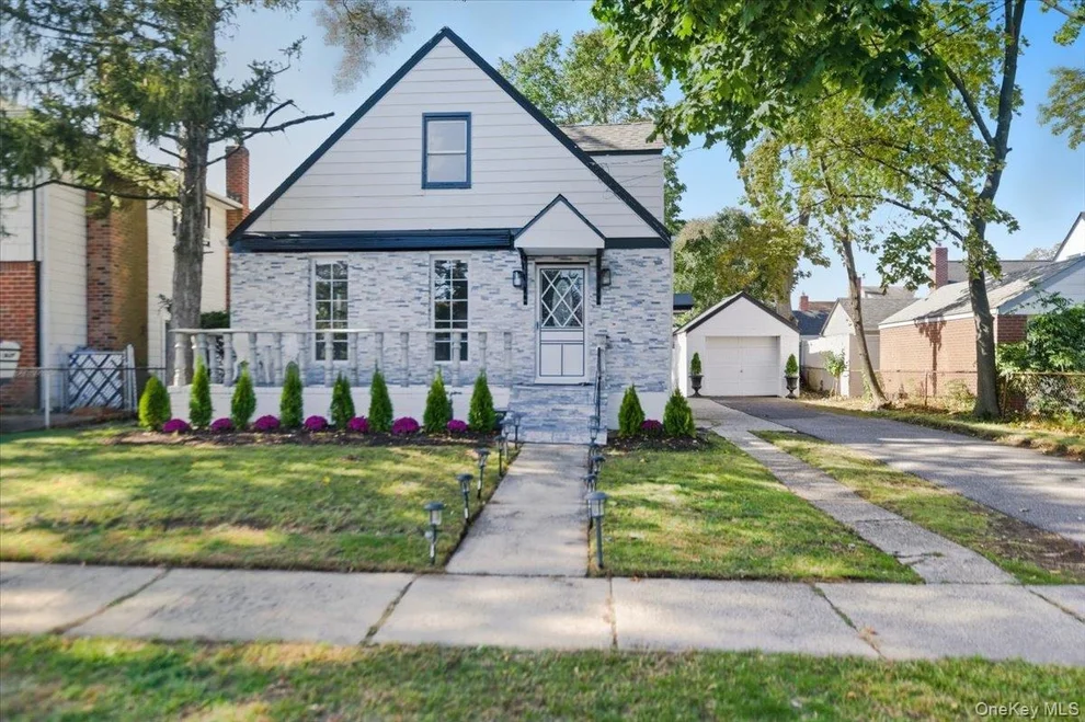 Unit for sale at 233 Roxbury Road S, Hempstead, NY 11530
