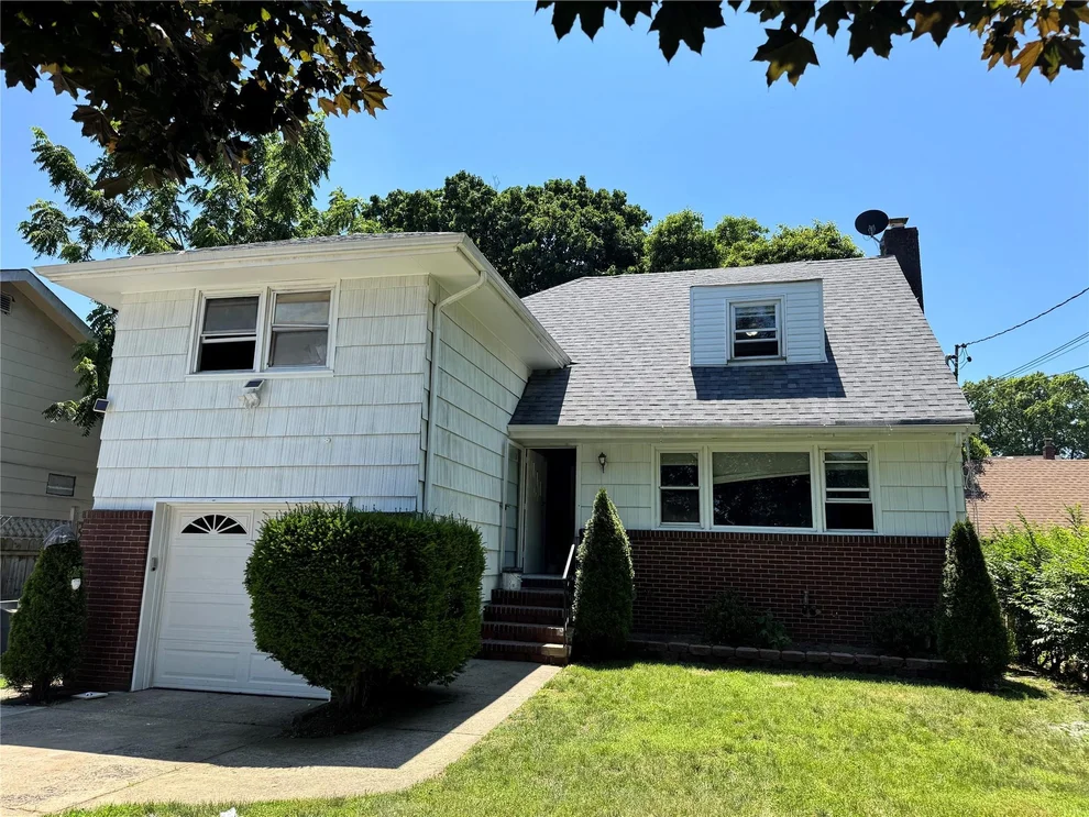 Unit for sale at 104 Phoenix Street, Hempstead, NY 11550