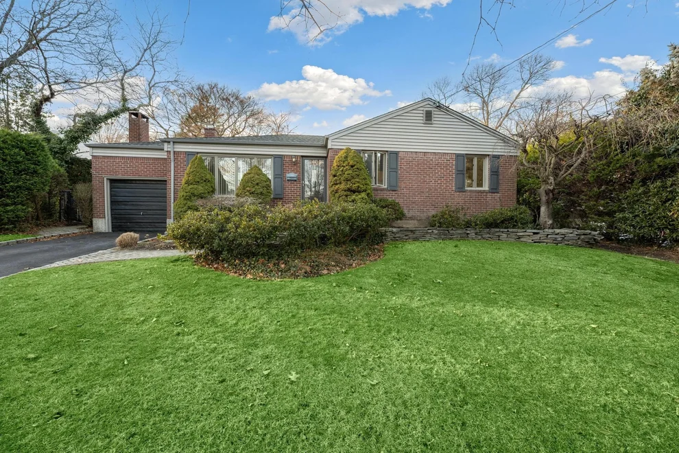 Unit for sale at 19 Clare Drive, Huntington, NY 11731