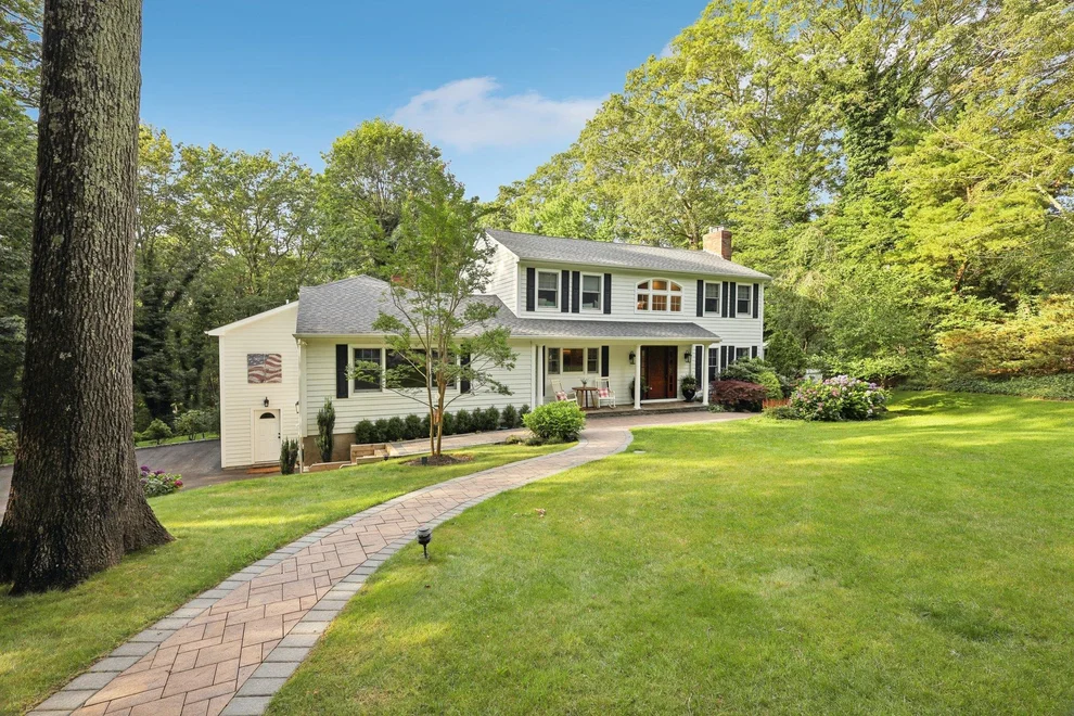 Unit for sale at 8 Grace Court, Huntington, NY 11740