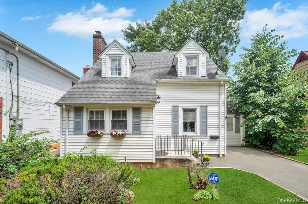 Unit for sale at 207 N Grove Street, Hempstead, NY 11580