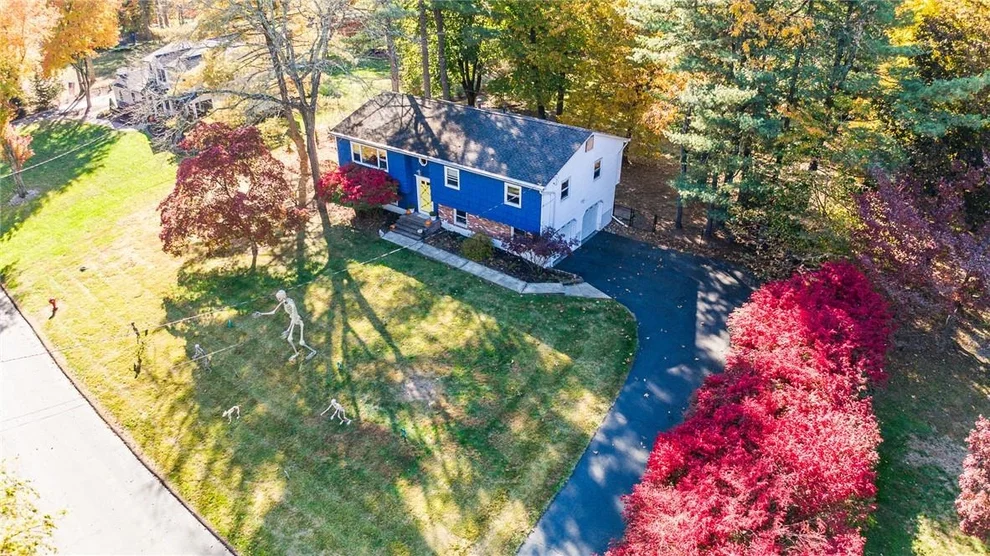 Unit for sale at 5 Dearborn Road, Clarkstown, NY 10994