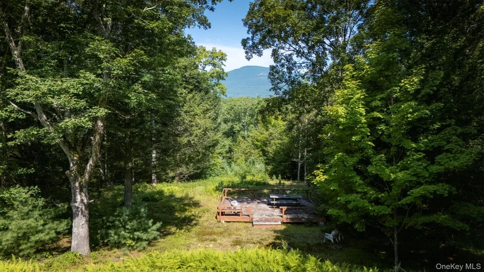 Unit for sale at 327 Phillips Road, Saugerties, NY 12477