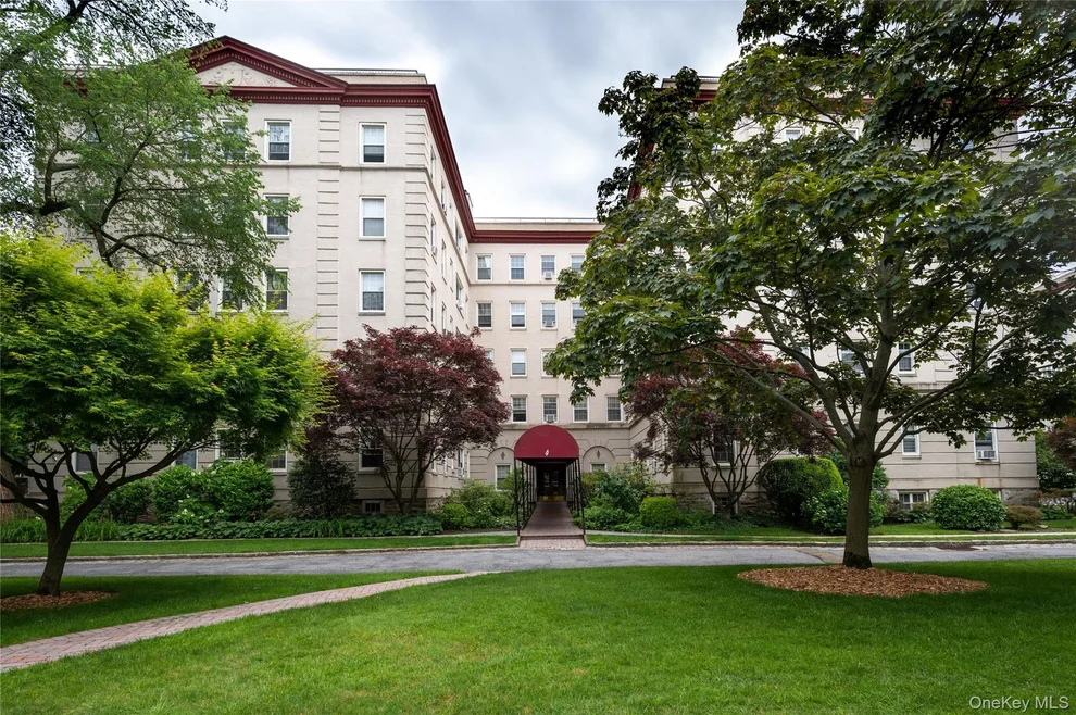 Unit for sale at 4 Park Lane, Mount Vernon, NY 10552