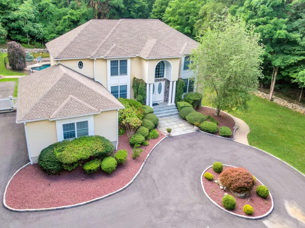 Unit for sale at 29 Brian Court, Carmel, NY 10512