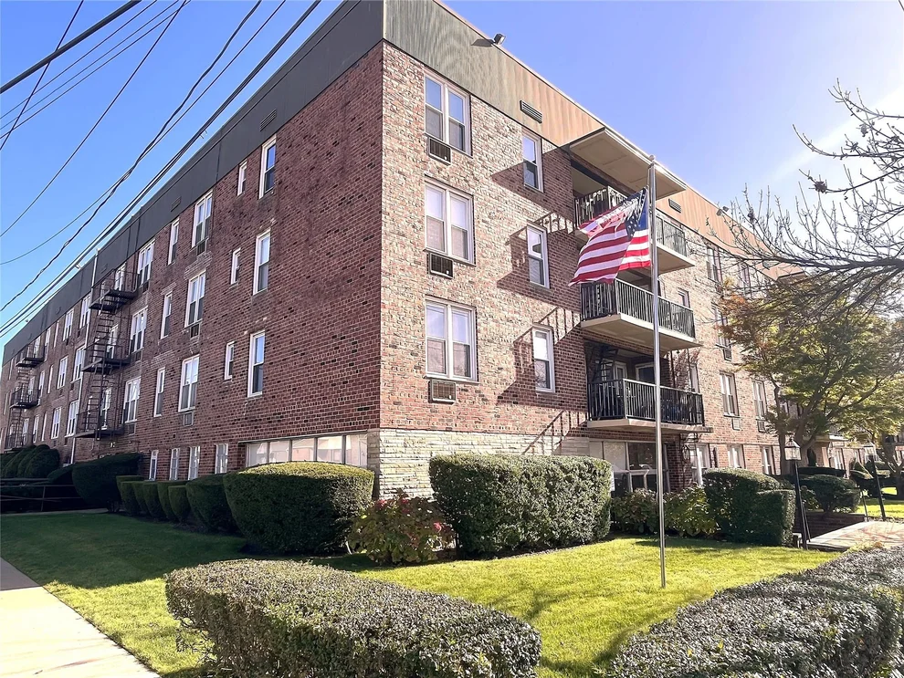 Unit for sale at 60 Hempstead Avenue, Hempstead, NY 11563