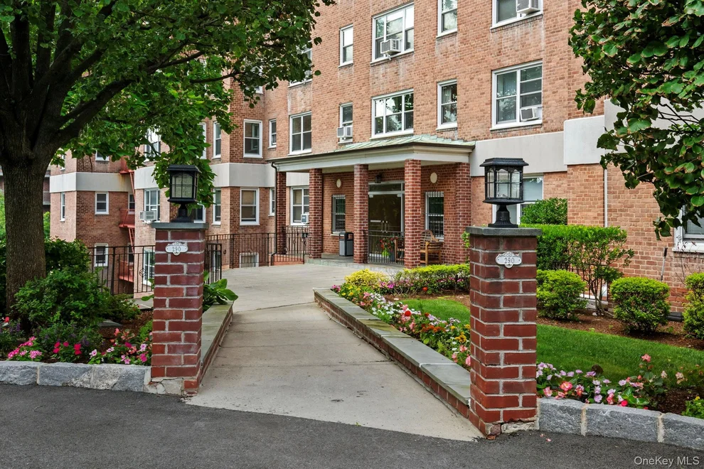 Unit for sale at 290 Collins Ave, Mount Vernon, NY 10552