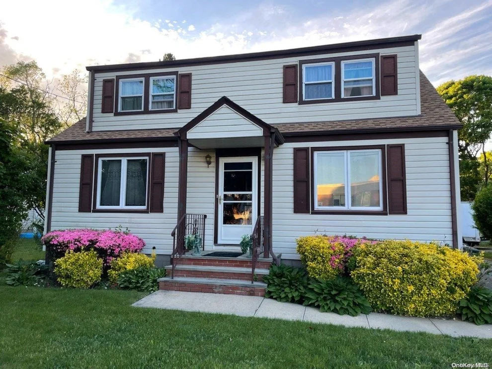 Unit for sale at 7 Adams Road, Islip, NY 11722