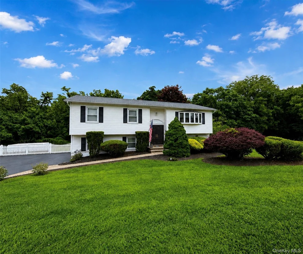 Unit for sale at 5 Pine Drive, Stony Point, NY 10980