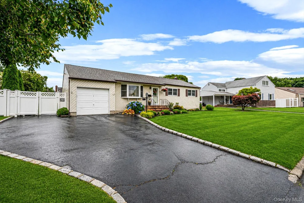 Unit for sale at 6 Elwin Place, Huntington, NY 11731