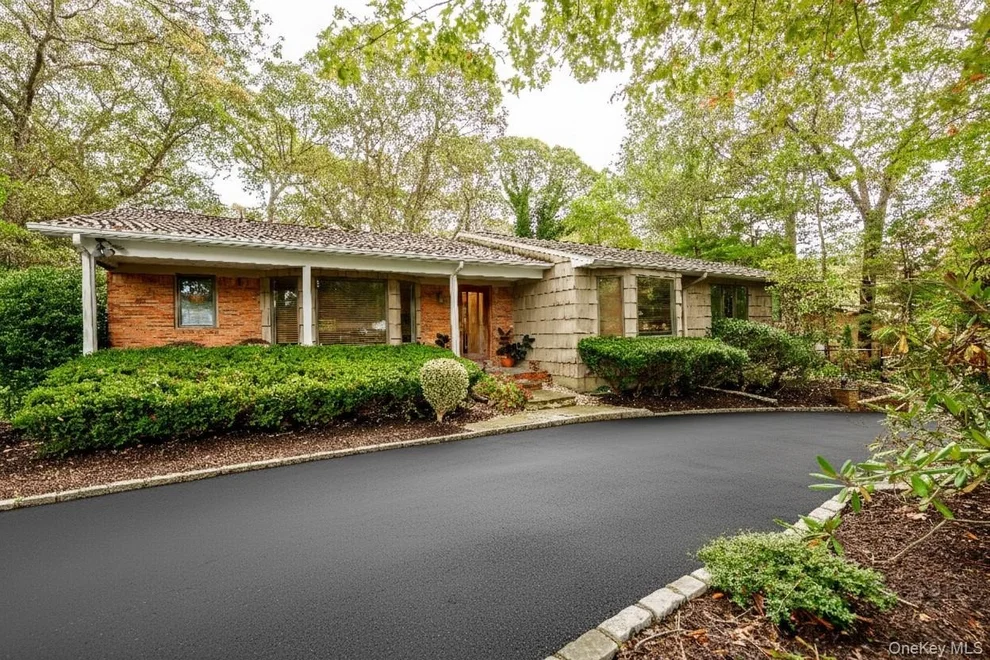 Unit for sale at 54 Farmington Lane, Huntington, NY 11747