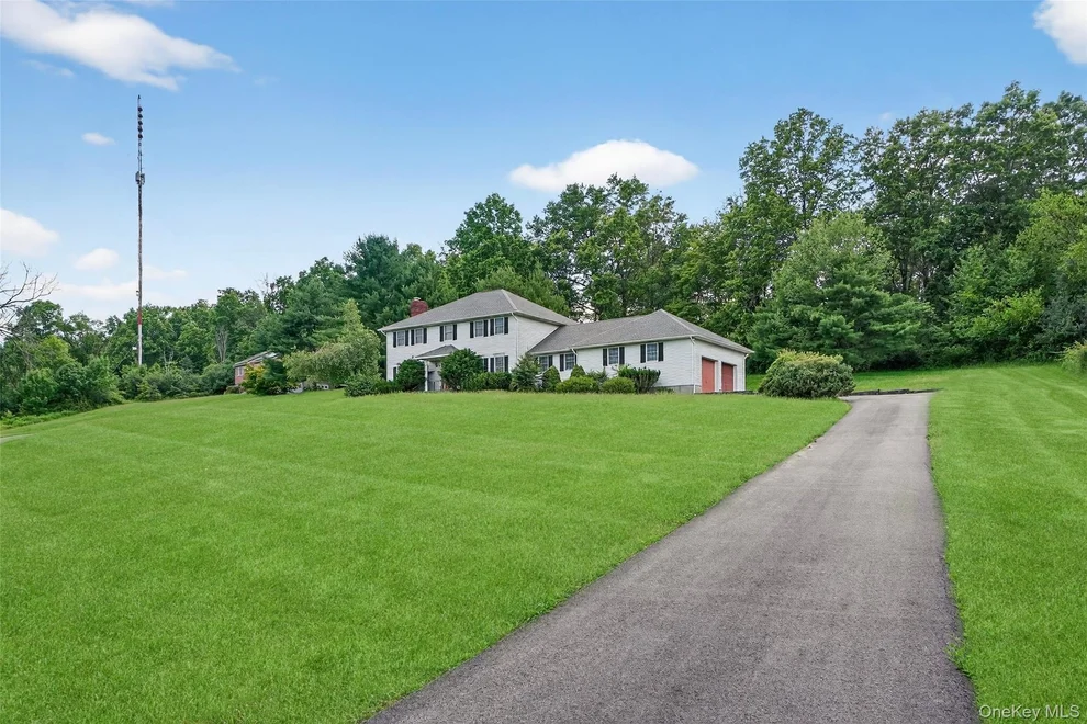 Unit for sale at 561 Toleman Road, New Windsor, NY 12575