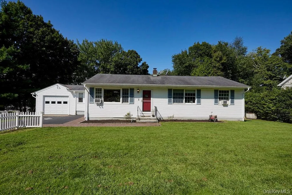 Unit for sale at 7 Pine Road, Southeast, NY 10509