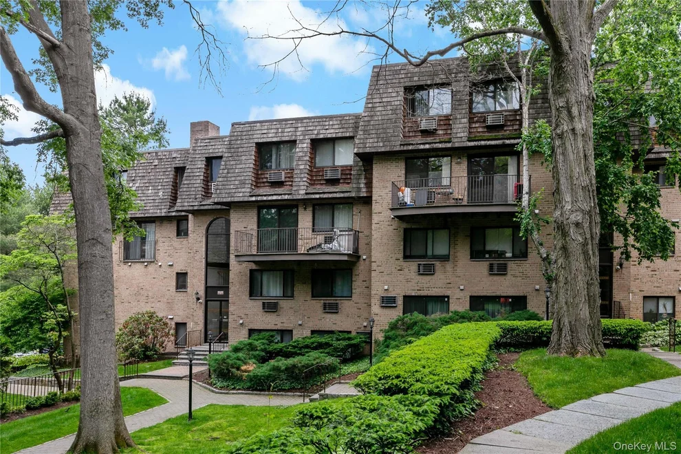 Unit for sale at 500 Central Park Avenue, Greenburgh, NY 10583