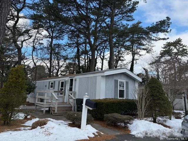 Unit for sale at 525/D17 Riverleigh, Riverhead, NY 11901