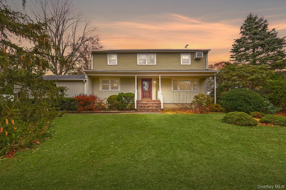 Unit for sale at 6 Duquesne Drive, Huntington, NY 11740