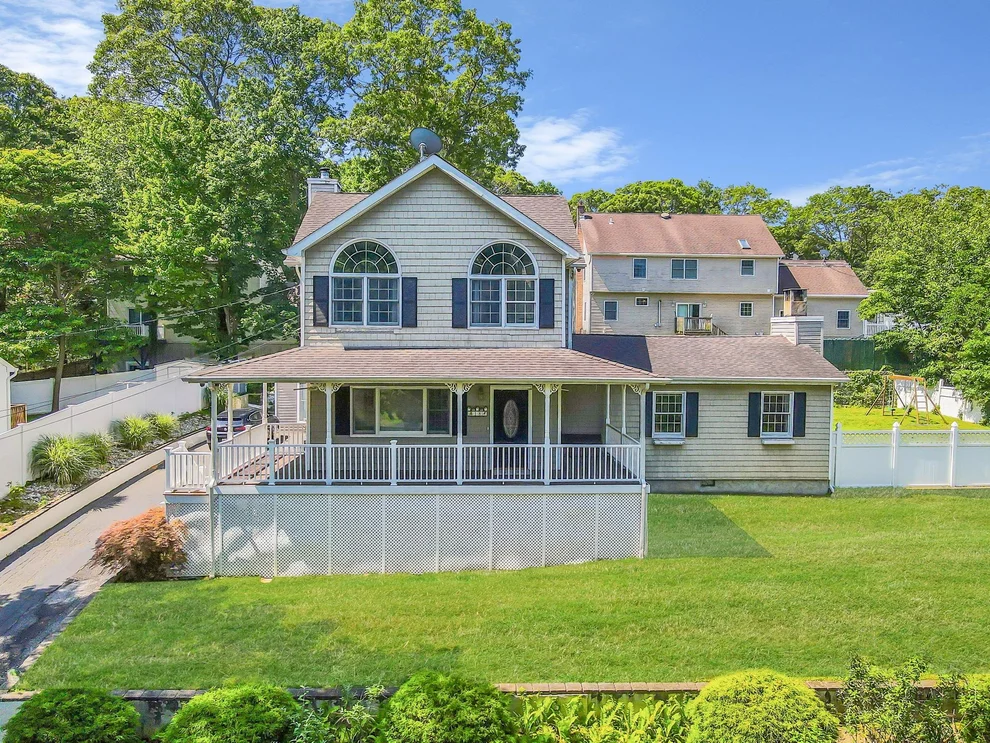 Unit for sale at 18 Flowerfield Road Road, Brookhaven, NY 11789