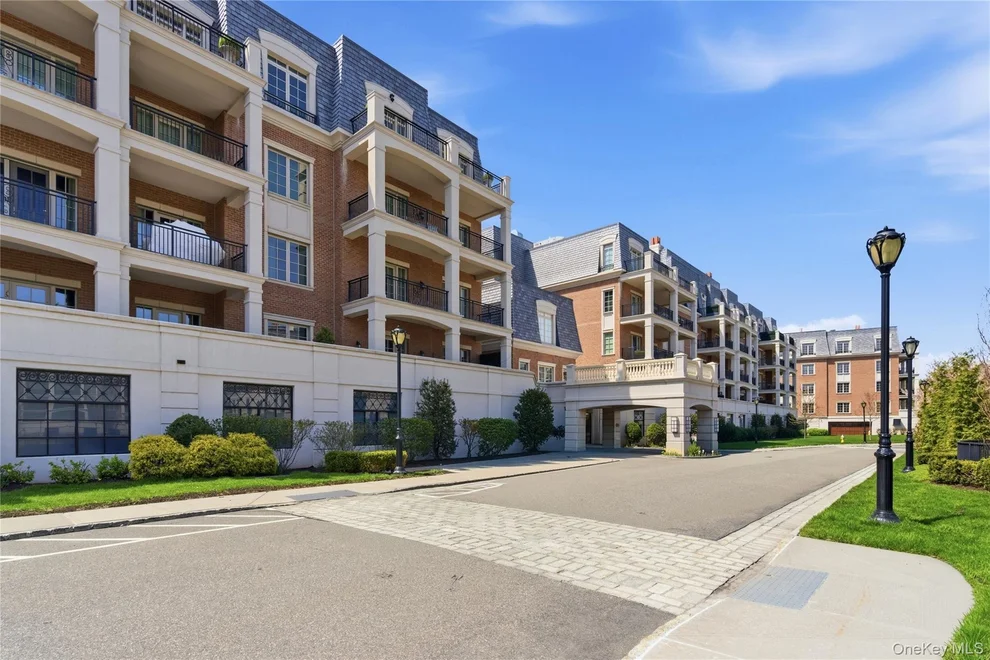 Unit for sale at 5000 Royal Court, North Hempstead, NY 11040