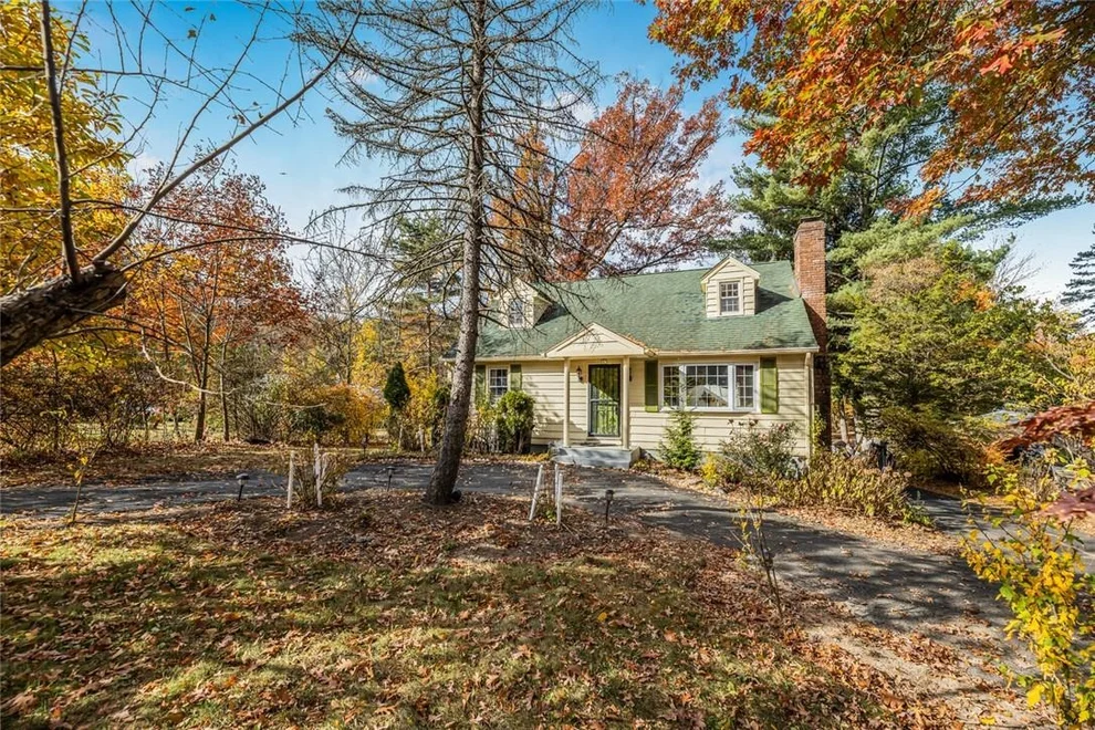 Unit for sale at 6 W Clarkstown Road, Clarkstown, NY 10956