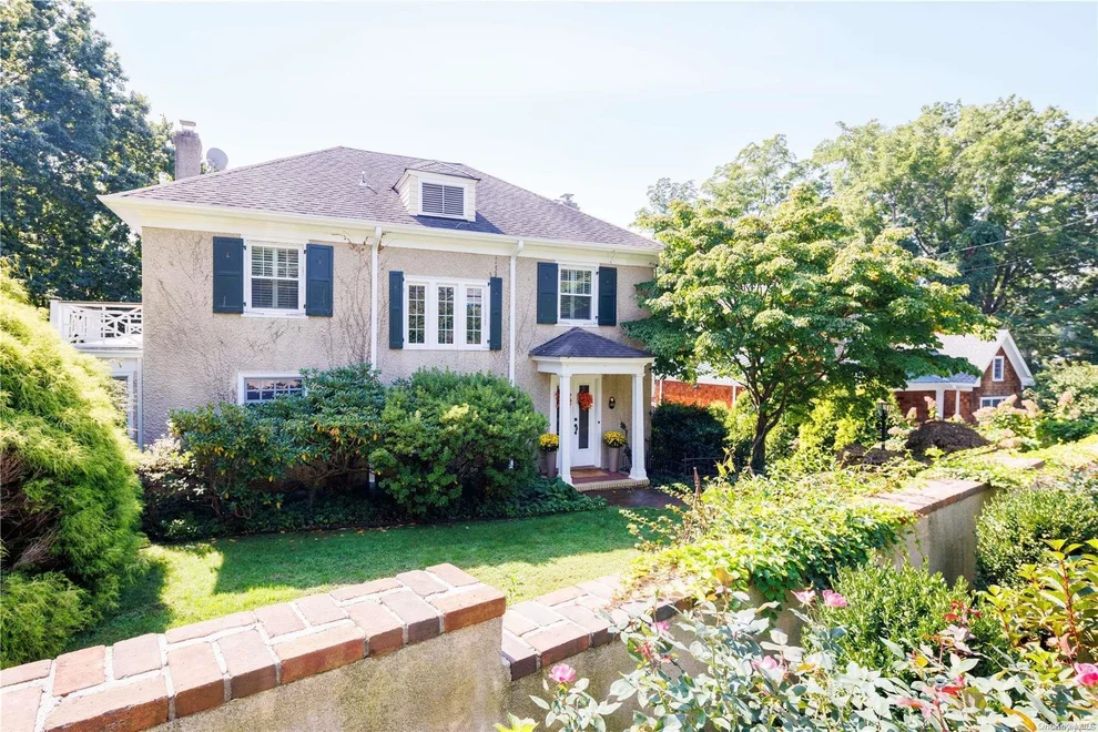 Unit for sale at 303 Bay Avenue, Huntington, NY 11743