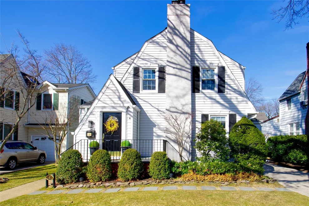 Unit for sale at 183 Bromleigh Road, Hempstead, NY 11530