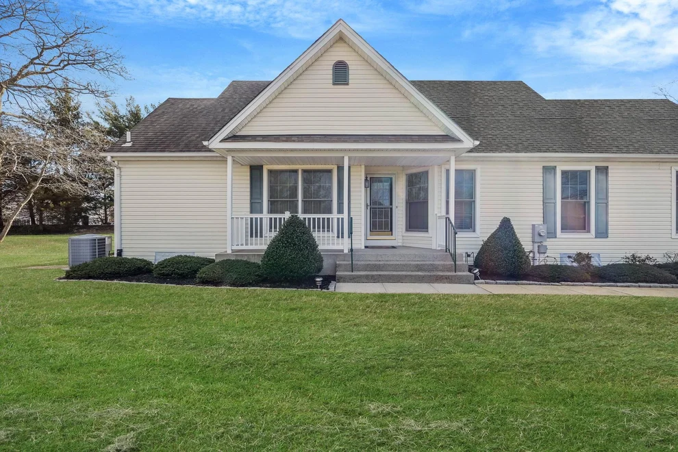 Unit for sale at 605 Eve Ann Drive, Brookhaven, NY 11776