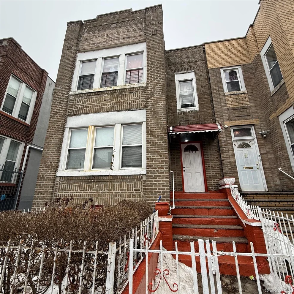 Unit for sale at 1235 Ward Avenue, New York, NY 10472