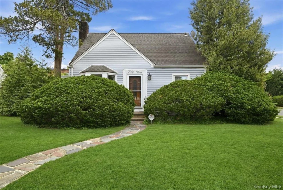 Unit for sale at 53 Edgeworth Street, Hempstead, NY 11581