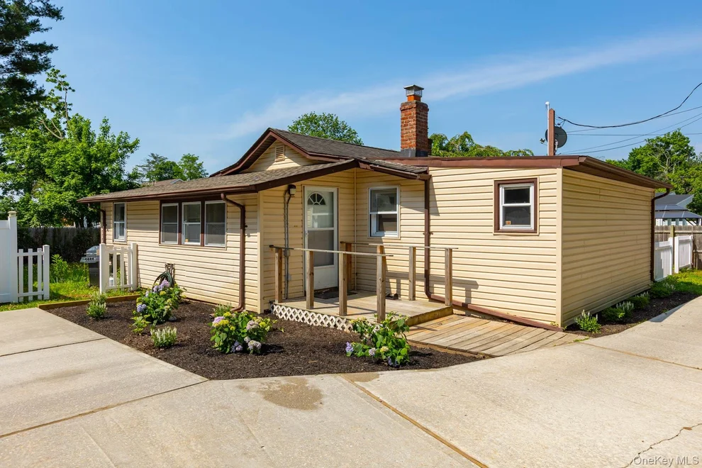Unit for sale at 29A Grant Avenue, Islip, NY 11717