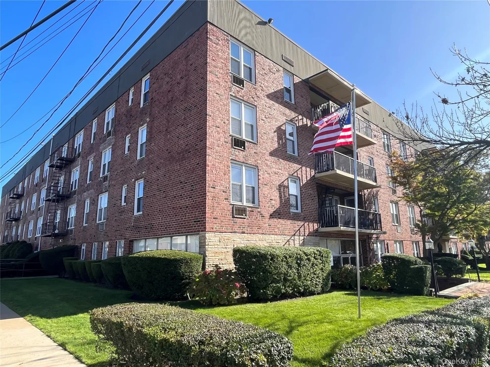 Unit for sale at 60 Hempstead Avenue, Hempstead, NY 11563