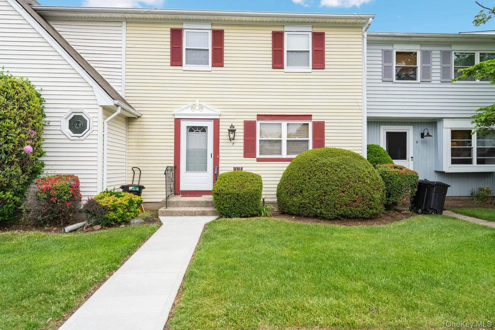 Unit for sale at 7 Merrimac Court, Brookhaven, NY 11727