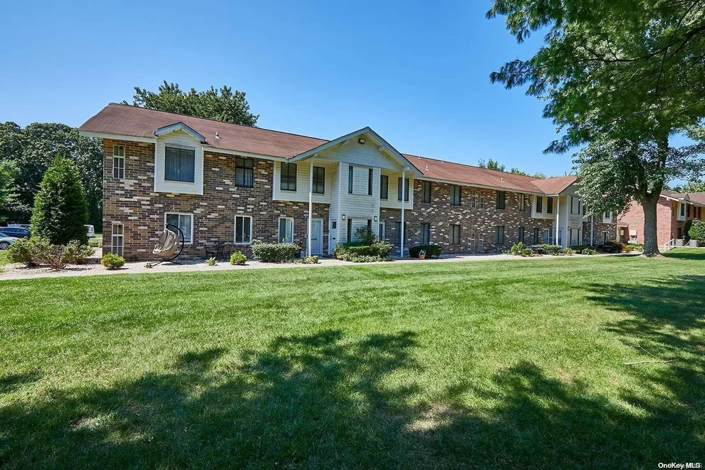 Unit for sale at 5 Kiowa Court, Brookhaven, NY 11727