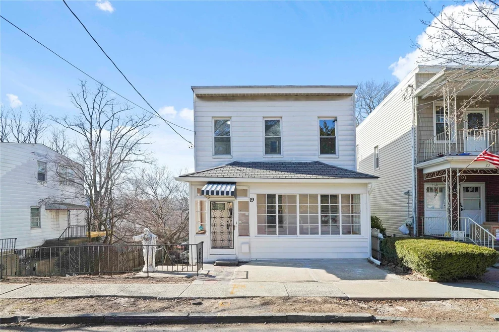 Unit for sale at 17 Gordon Street, Yonkers, NY 10701