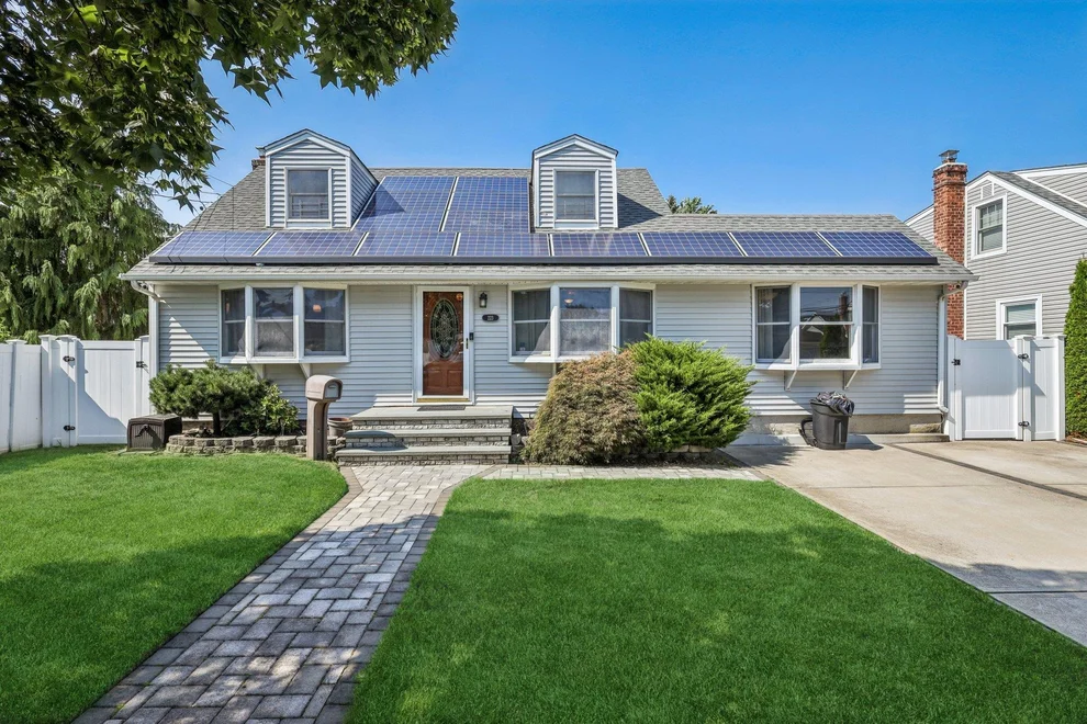 Unit for sale at 223 N Beech Street, Oyster Bay, NY 11758