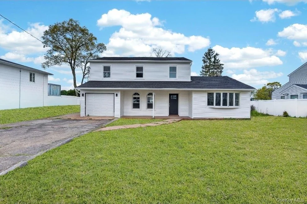 Unit for sale at 200 Irish Lane, Islip, NY 11752