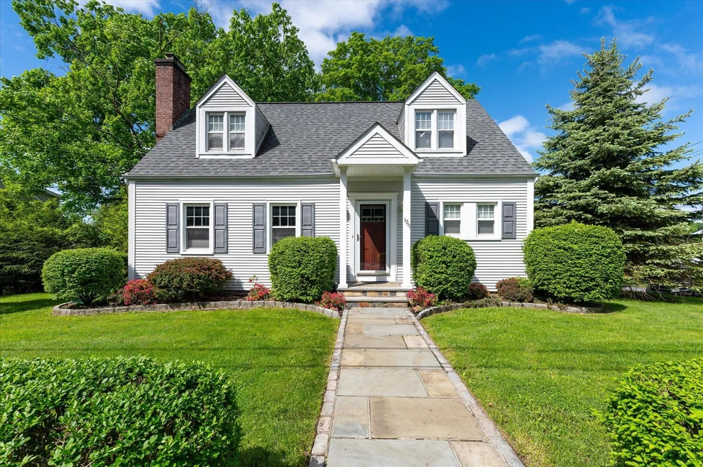 Unit for sale at 1711 Central Street, Yorktown, NY 10598