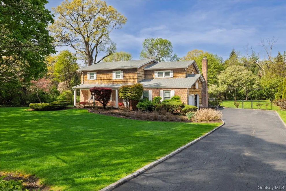 Unit for sale at 167 Brookville Lane, Oyster Bay, NY 11545