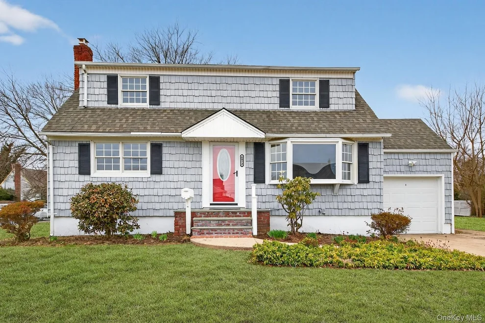 Unit for sale at 4072 Maywood Drive, Oyster Bay, NY 11783