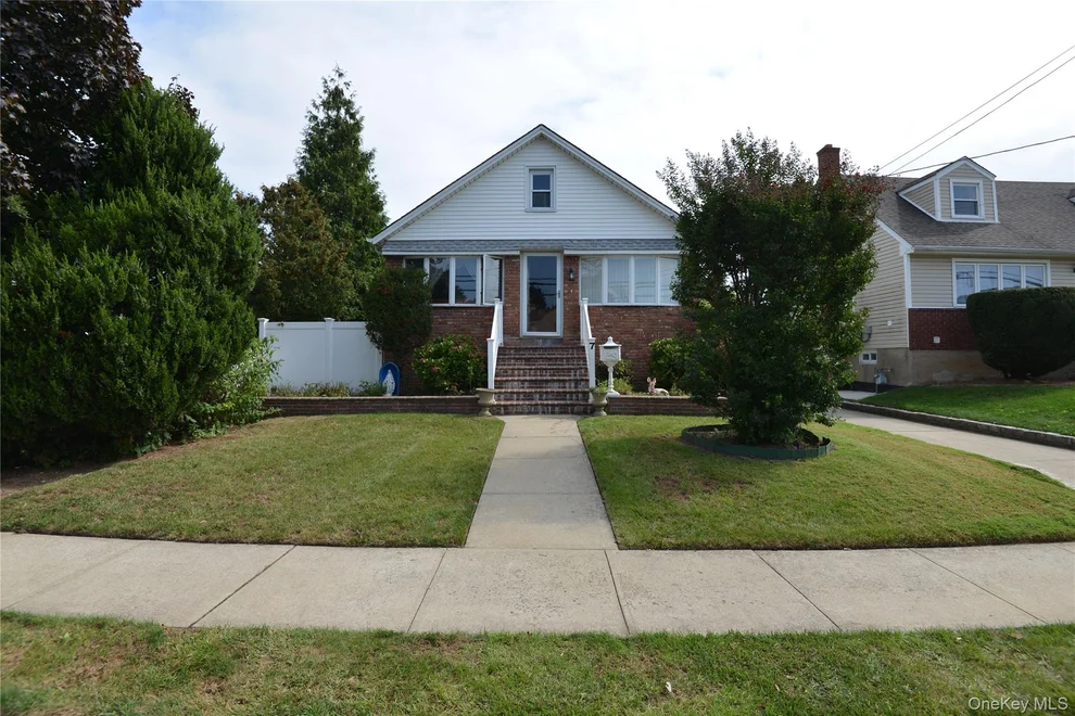 Unit for sale at 7 S Bay Avenue, Hempstead, NY 11520