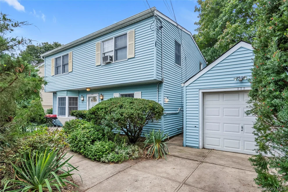 Unit for sale at 253 Raff Avenue, North Hempstead, NY 11514
