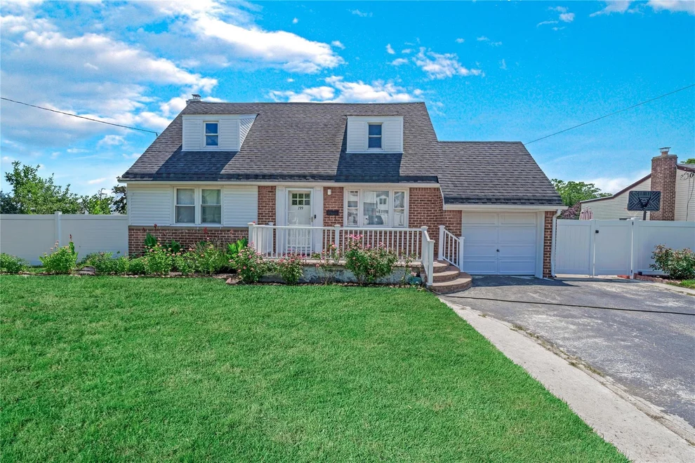Unit for sale at 199 Guildford Court, Hempstead, NY 11552