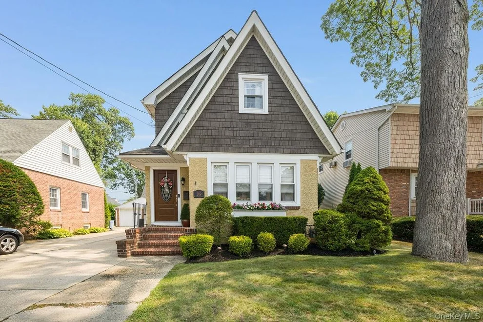 Unit for sale at 299 E Euclid Street, Hempstead, NY 11580