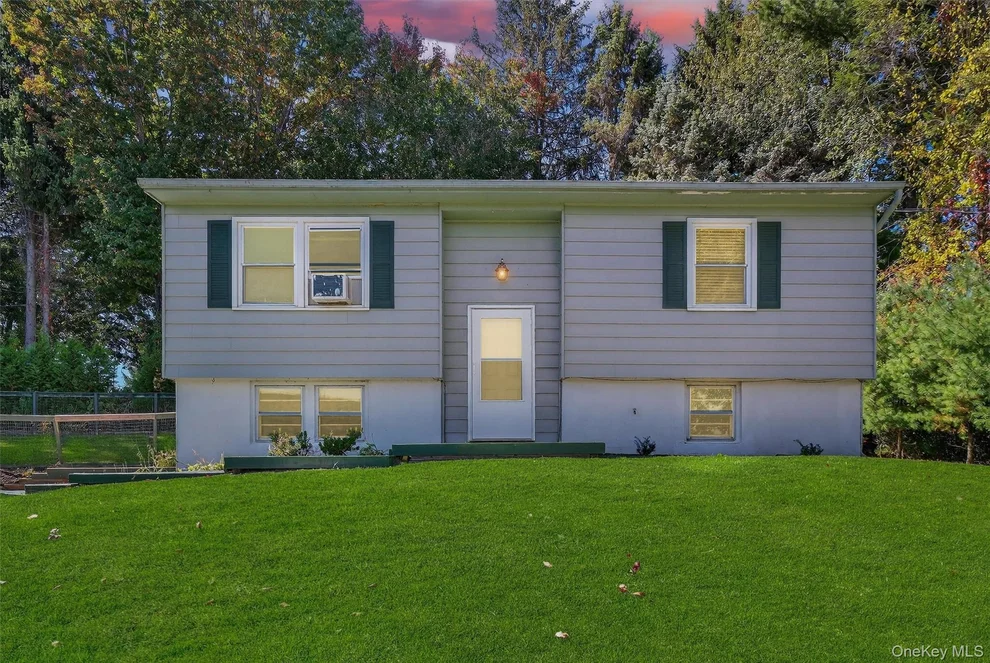 Unit for sale at 144 Stagecoach Pass, Beekman, NY 12582