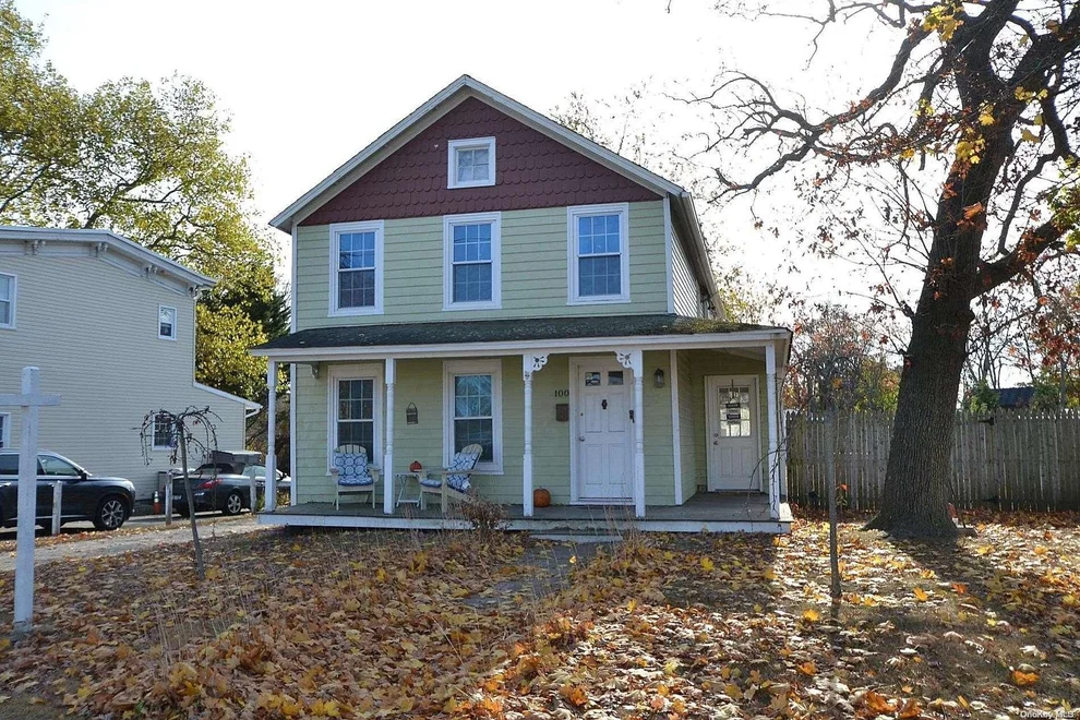 Unit for sale at 100 Oak Street, Brookhaven, NY 11772