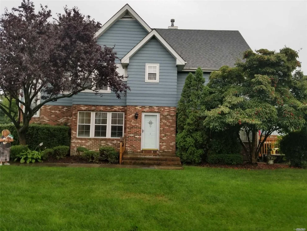 Unit for sale at 1-02 Goldenwood Circle, Islip, NY 11722