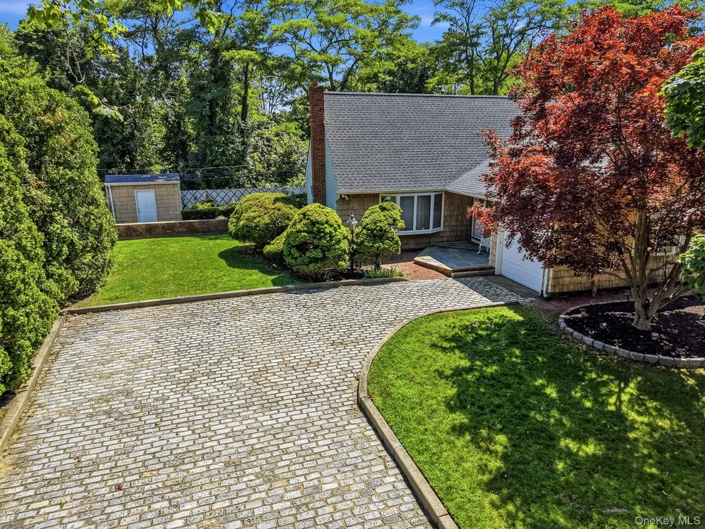 Unit for sale at 10 Arcadia Drive, Huntington, NY 11746