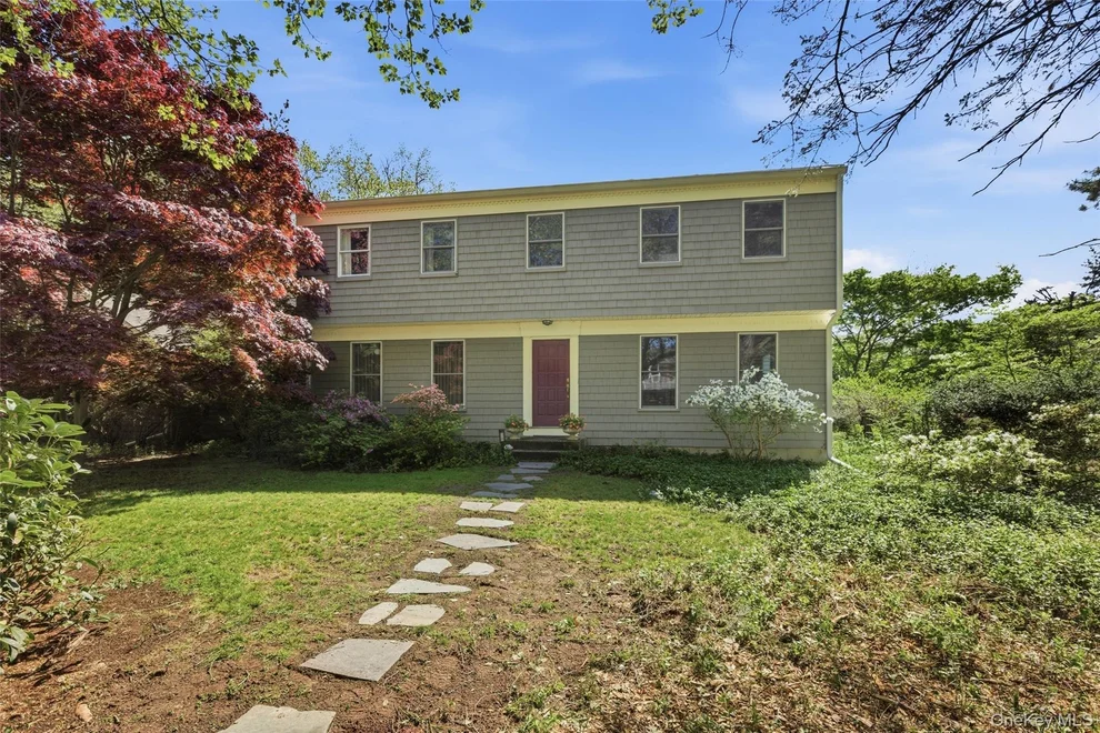 Unit for sale at 7 Gun Path, Brookhaven, NY 11733