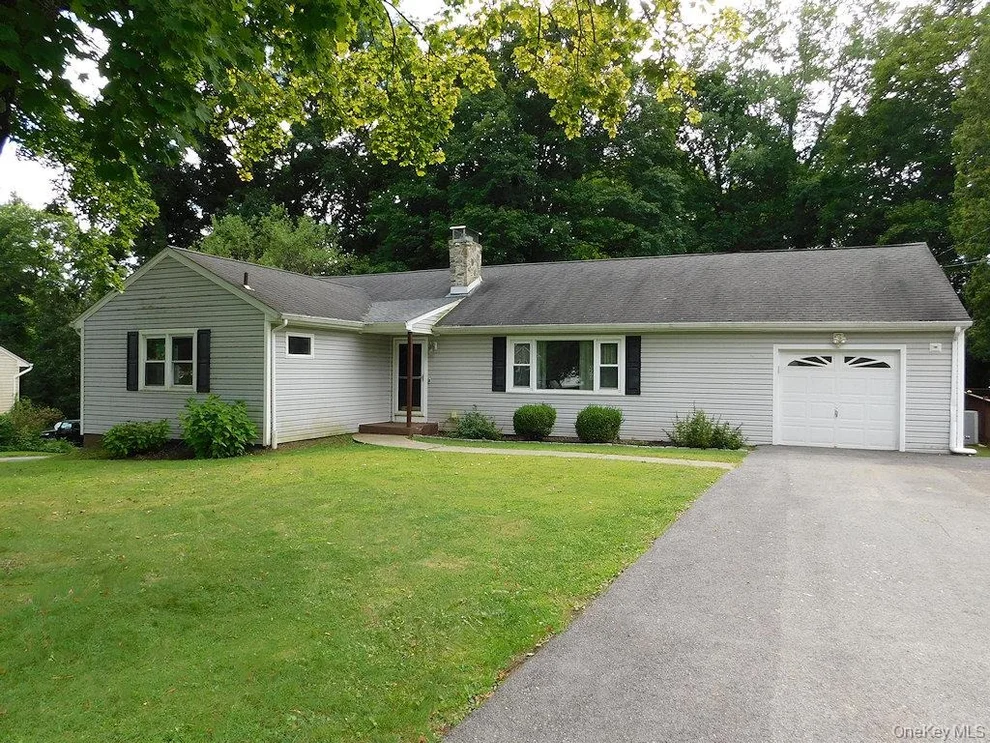 Unit for sale at 16 Old Farms Rd, Poughkeepsie (Town), NY 12603