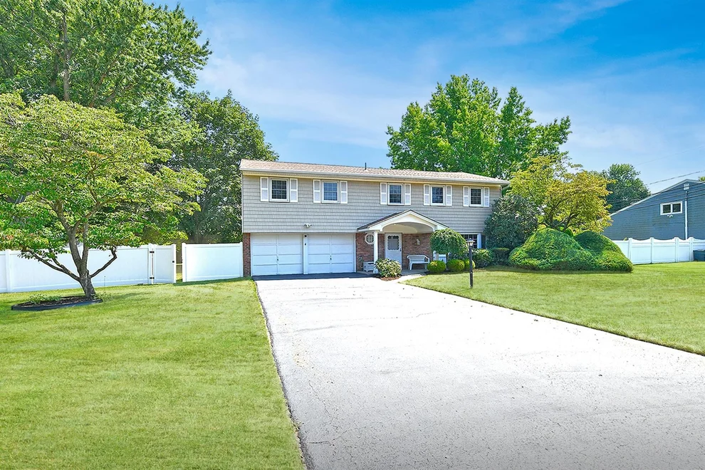 Unit for sale at 18 Shari Lane, Huntington, NY 11731