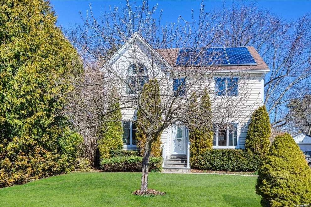 Unit for sale at 23 Lieper Street, Huntington, NY 11746